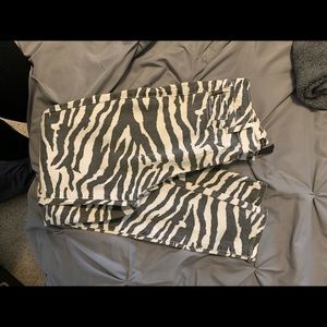 New with Tags Fashion Nova zebra print jeans